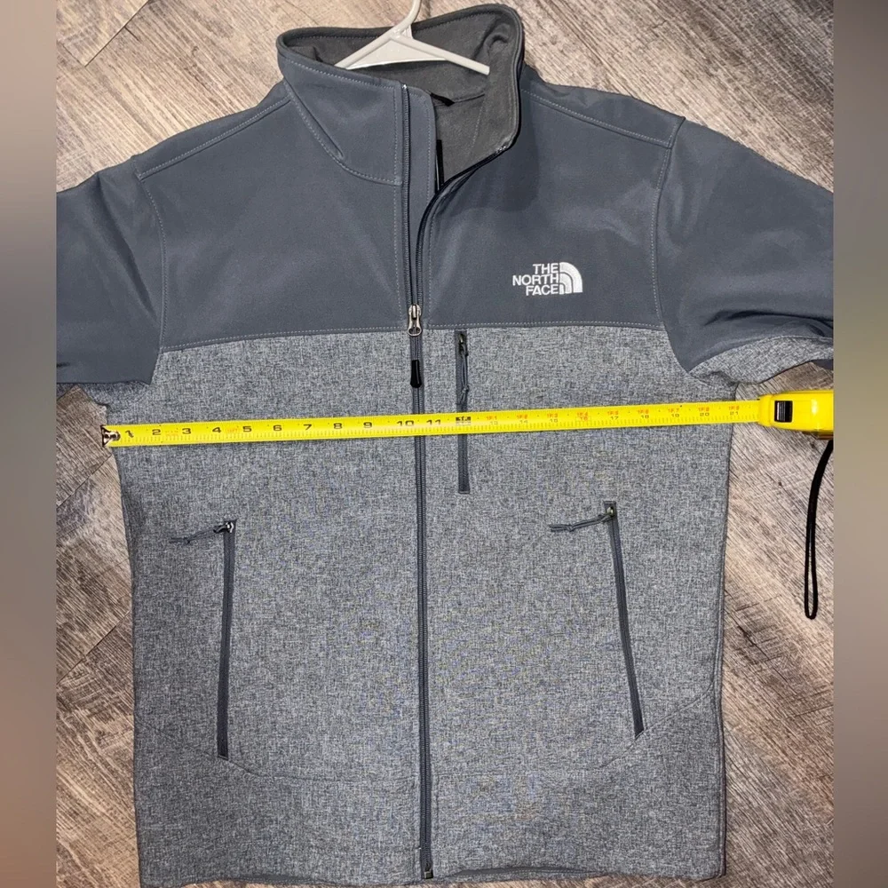 The North Face Mens Apex Bionic 2 Soft-Shell Jacket Grey - size small